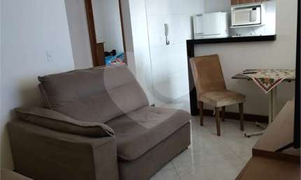 Apartamento no condomínio Monte Everest dispondo de 48m²