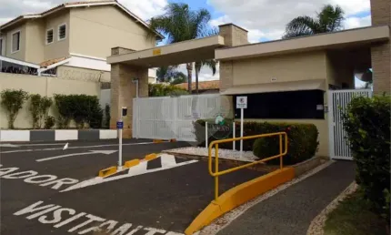 Sobrado para locação no Condomínio Residencial Paineiras.