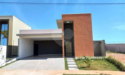 Casa térrea para venda no condomínio fechado parque faber castell iv
