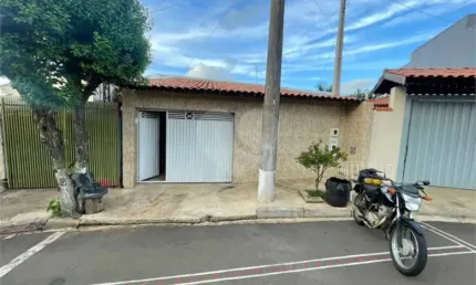 Casa térrea para venda na Vila Nossa Senhora de Fátima.