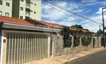Casa com 3 dormitórios e uma suíte Vila Costa do Sol em São Carlos - SP
