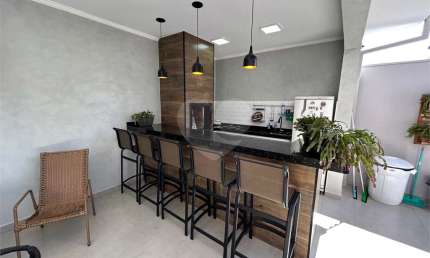 Casa a venda, localizada na Vila Monteiro com 03 dormitórios