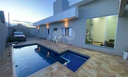 Casa 03 dormitórios no Residencial Itamarati em São Carlos SP