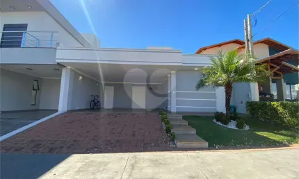 Casa térrea com piscina para venda no Condomínio Quebec.