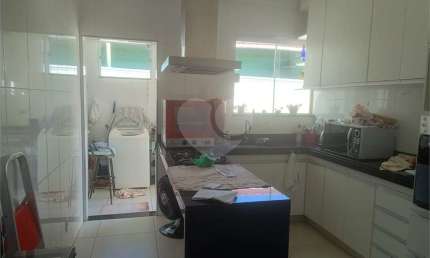 Casa com 3 quartos à venda na Rua Rocha Pombo, 261, Vila Lutfalla, São Carlos