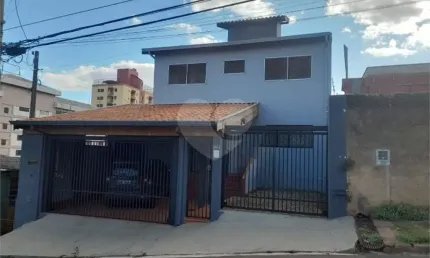 Casa à Venda na Região Central de São Carlos - Excelente Localização