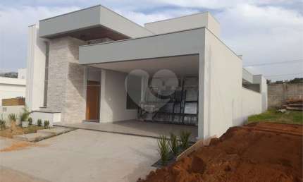 Casa Nova à Venda no Condomínio Villeneuve, São Carlos