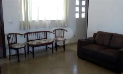 Casa com 3 quartos à venda na Rua Nely Medeiros Carbone, 21, Jardim Citelli, São Carlos