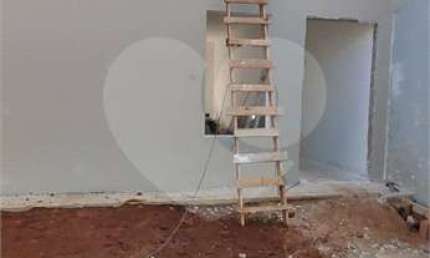 Casa à Venda no bairro Parque dos Flamboyants em São Carlos/SP