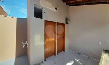 Casa com 3 quartos à venda na Rua Borlange, 69, Residencial Samambaia, São Carlos