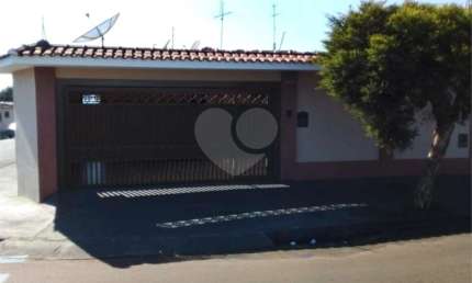 Casa com 3 quartos à venda na Rua Allan Kardec, 1055, Jardim Cruzeiro do Sul, São Carlos
