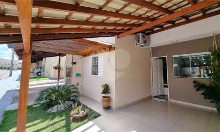 Casa em condomínio fechado com 2 quartos à venda na Rua Victório Bonucci, 691, Jardim Tangará, São Carlos