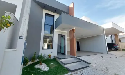 Casa térrea 3 dormitórios com piscina no condomínio Faixa Azul