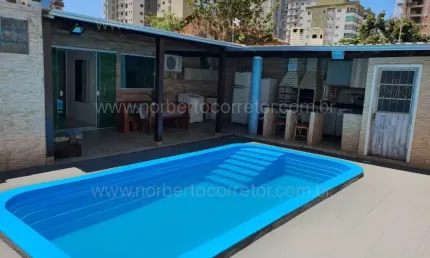 Casa para alugar na Rua 288, 469, Meia Praia, Itapema