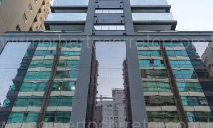 Apartamento à venda na Rua 236, 203, Meia Praia, Itapema