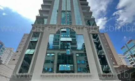 Apartamento à venda na Rua 242, 276, Meia Praia, Itapema