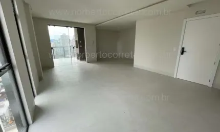 Apartamento à venda na Rua 284, 625, Meia Praia, Itapema