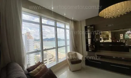 Apartamento à venda na Rua 209, 65, Meia Praia, Itapema