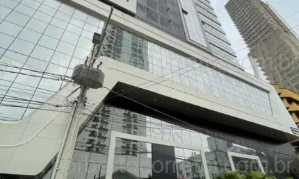 Apartamento à venda na Rua 315, 299, Meia Praia, Itapema