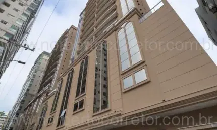 Apartamento à venda na R.216, 155, Meia Praia, Itapema