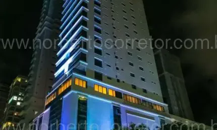 Apartamento à venda na Rua 234, 349, Meia Praia, Itapema