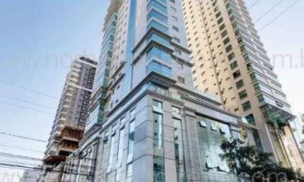 Apartamento à venda na Rua 236, 354, Meia Praia, Itapema