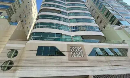 Apartamento à venda na Rua 234, 208, Meia Praia, Itapema
