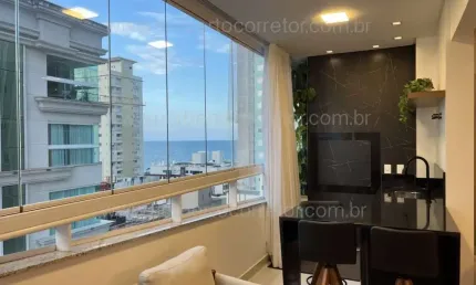 Apartamento à venda na Rua 303, 179, Meia Praia, Itapema