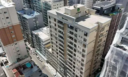Apartamento à venda na Rua 242, 431, Meia Praia, Itapema