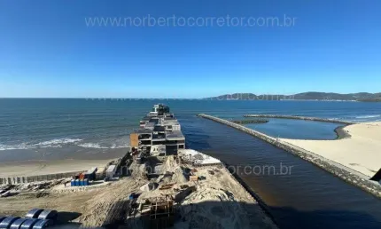 Apartamento à venda na Rua 321, 20, Meia Praia, Itapema