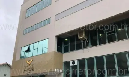 Apartamento à venda na Rua 302, 463, Meia Praia, Itapema