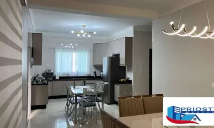 Casa com piscina espaço gourmet 3 garagens ótimo local no jardim 9 de julho