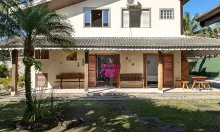 Venda de Excelente Casa Assobradada em Ubatuba/SP!!!!