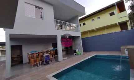 Maravilhosa Casa à Venda em Condomínio Fechado, bairro Horto - Ubatuba/SP!