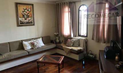 Casa para Venda em Mauá, Vila Vitória, 4 dormitórios, 1 suíte, 5 banheiros, 4 vagas
