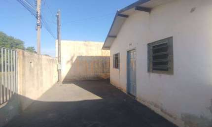 Casa padrao para alugar no Jardim das Oliveiras em Aracatuba