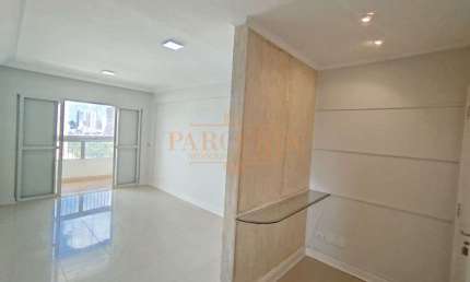 Apartamento de 2 dormitorios com moveis planejados e sacada em Aracatuba