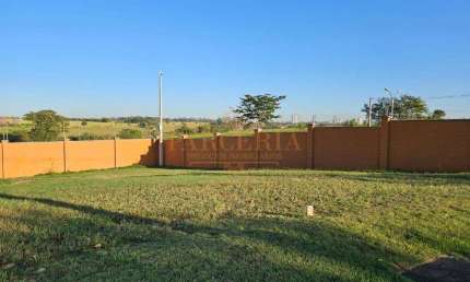 Oportunidade unica! Terreno em condominio de luxo no bairro Alvorada, Aracatuba.
