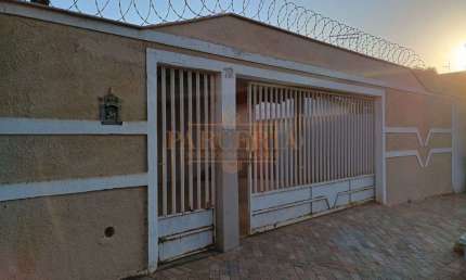 Casa a venda em CONJUNTO HABITACIONAL NOSSA SENHORA APARECIDA, Aracatuba