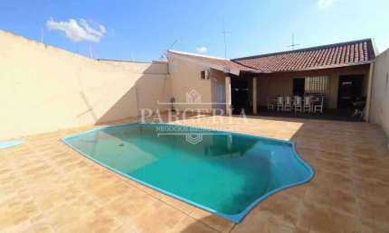Casa com 2 quartos à venda no Conjunto Habitacional Hilda Mandarino, Araçatuba  por R$ 360.000