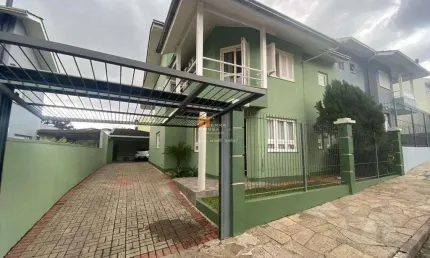 Casa em condomínio fechado com 3 quartos à venda na rua pedro giacomet, 1997, bela vista, caxias do sul por r$ 900.000
