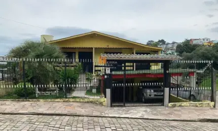 Casa com 4 quartos à venda na rua claudino cirilo zeni, 27, charqueadas, caxias do sul por r$ 610.000