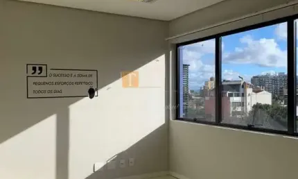 Sala comercial à venda na rua josé de alencar, 521, menino deus, porto alegre por r$ 179.000