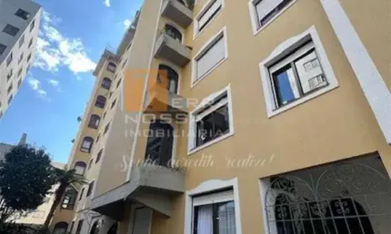 Apartamento semimobiliado, 03 dormitórios, bairro centro em caxias do sul - rs