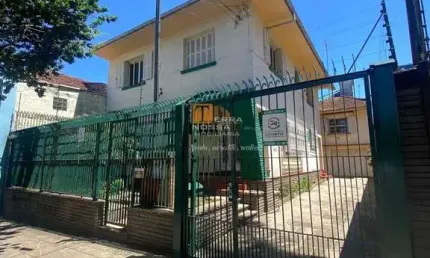 Casa semimobiliada, 04 dormitórios para locação, bairro centro em caxias do sul - rs