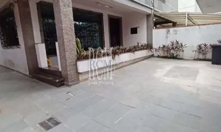 Sobrado com 4 quartos, Itararé, São Vicente - R$ 2.2 mi, Cod: 93446