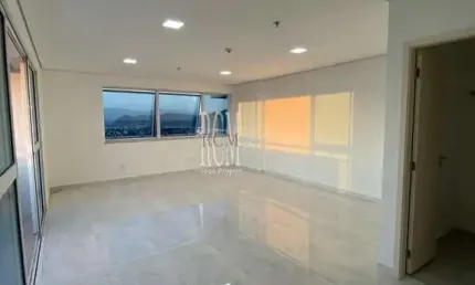 Sala comercial para alugar na Rua Benjamin Constant, 61, Centro, São Vicente