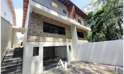 SOBRADO JD PERI PERI - 3 DORMITORIOS COM 3 VAGAS- FL52