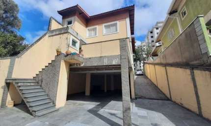 Vendo Sobrado, Próximo ao Metrô Vila Sonia. 3 dorms, 1 suíte, quintal, Lareira, churrasqueira - FL22
