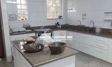 BUTANTÃ AV. CAXINGUI TÉRREA EM COND. FECHADO 3 DORMS; SUÍTE E PISCINA. FL23